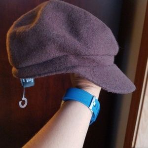 Brown beret, NWOT!!